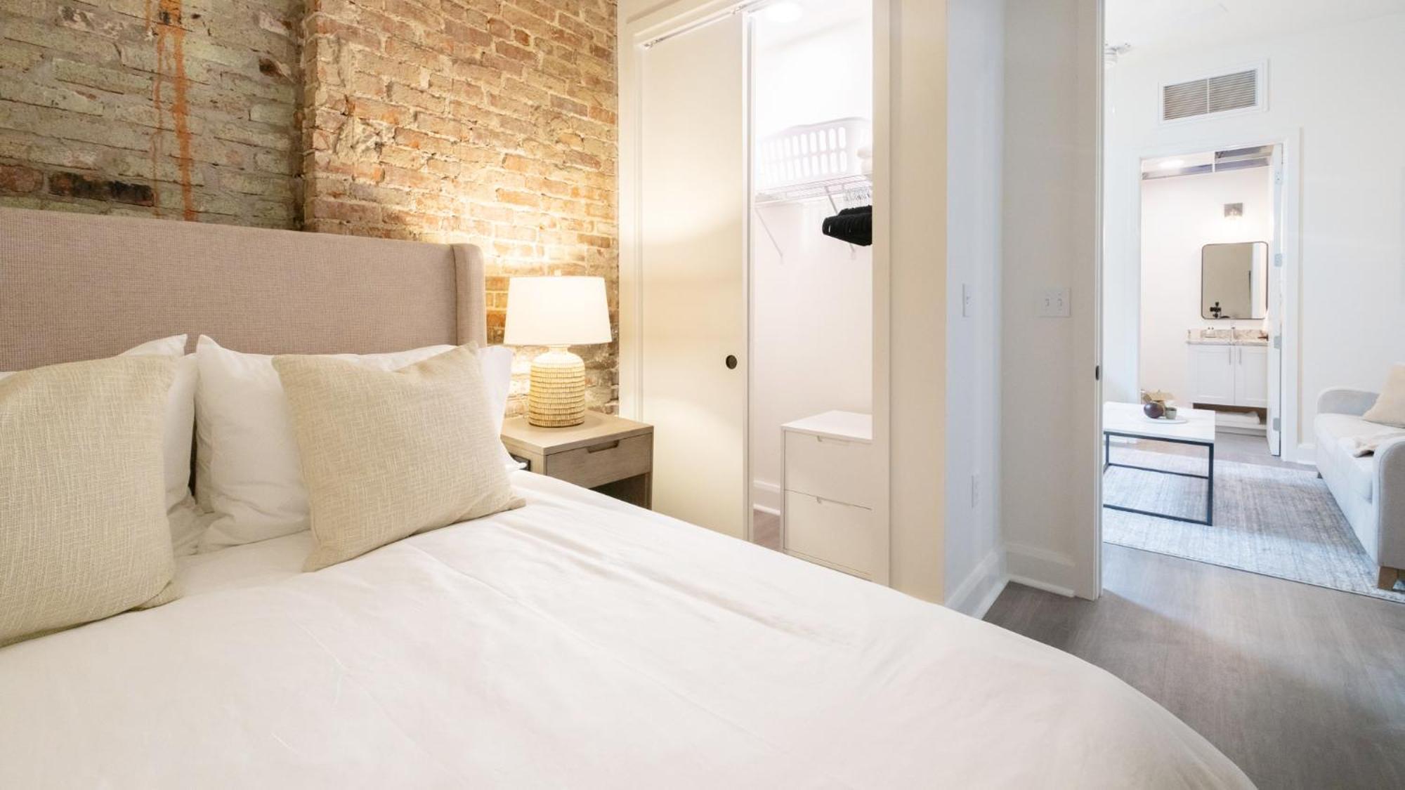 Midtown Apartments By Landing Birmingham Room photo