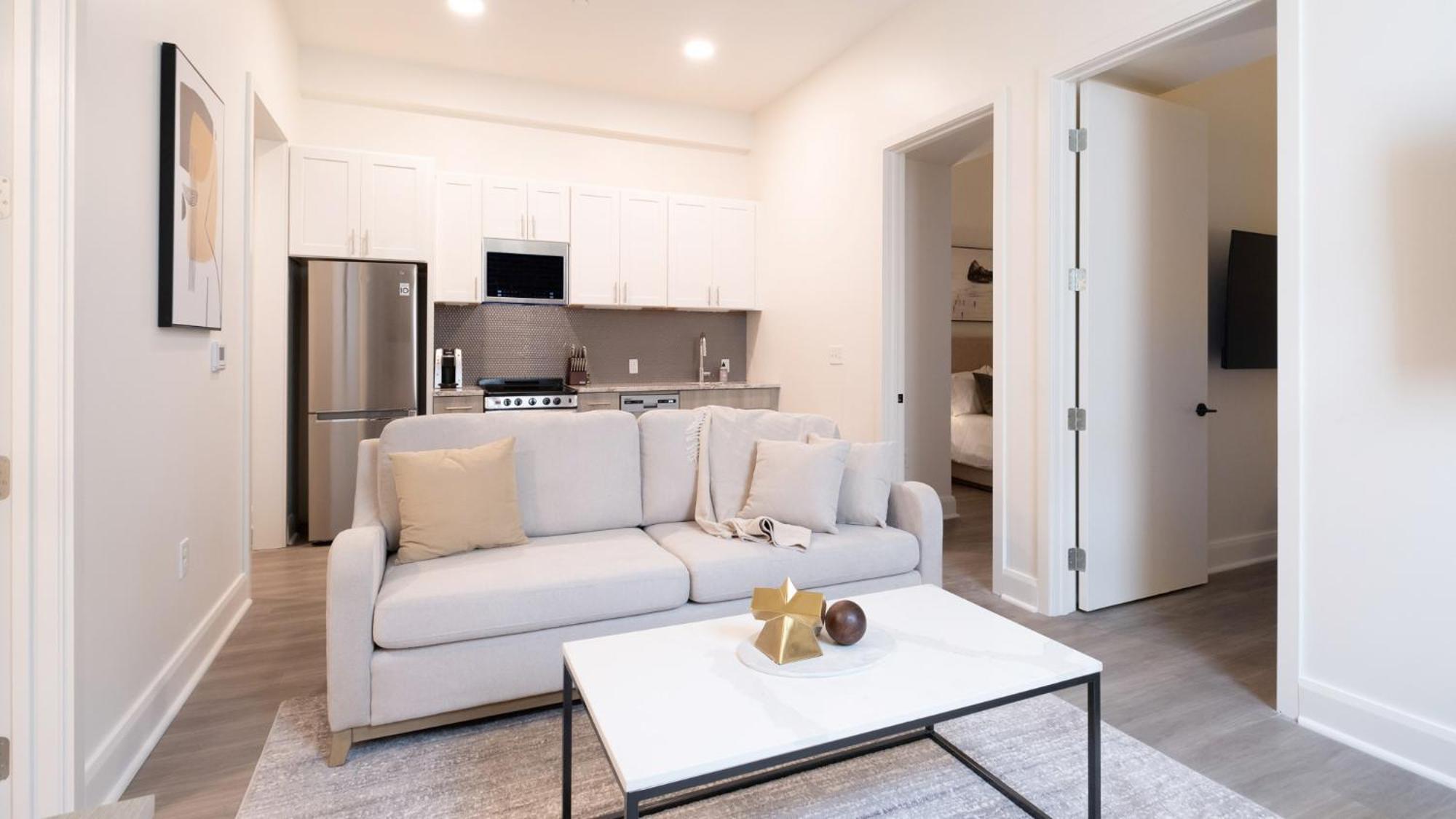 Midtown Apartments By Landing Birmingham Room photo