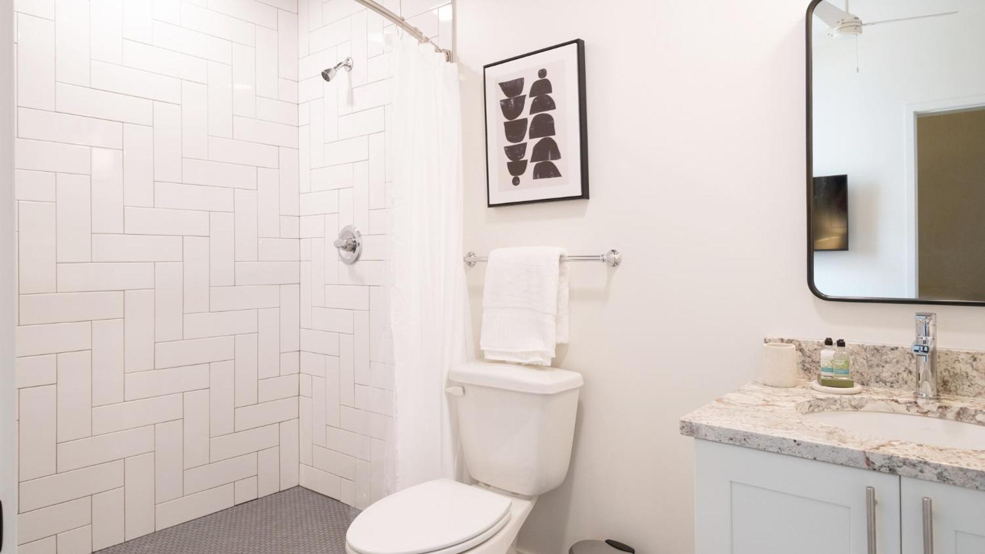 Midtown Apartments By Landing Birmingham Room photo
